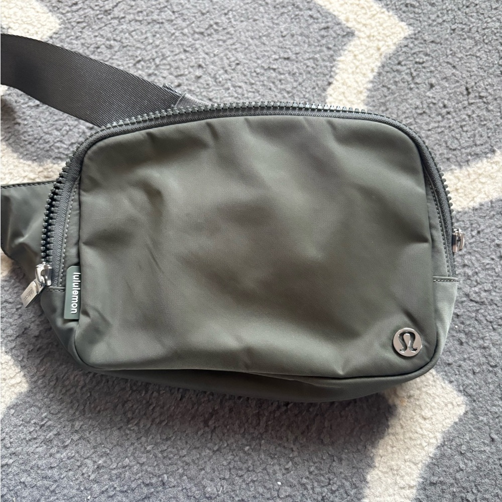 Lululemon belt bag Green